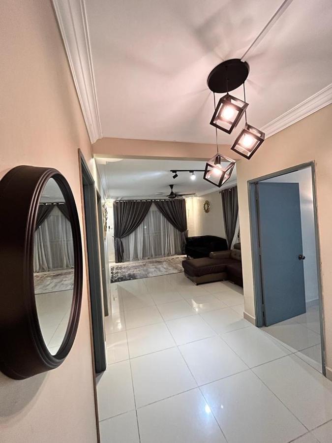 Naura Homestay Selangor Kuala Lumpur Cuevas de Batu Exterior foto